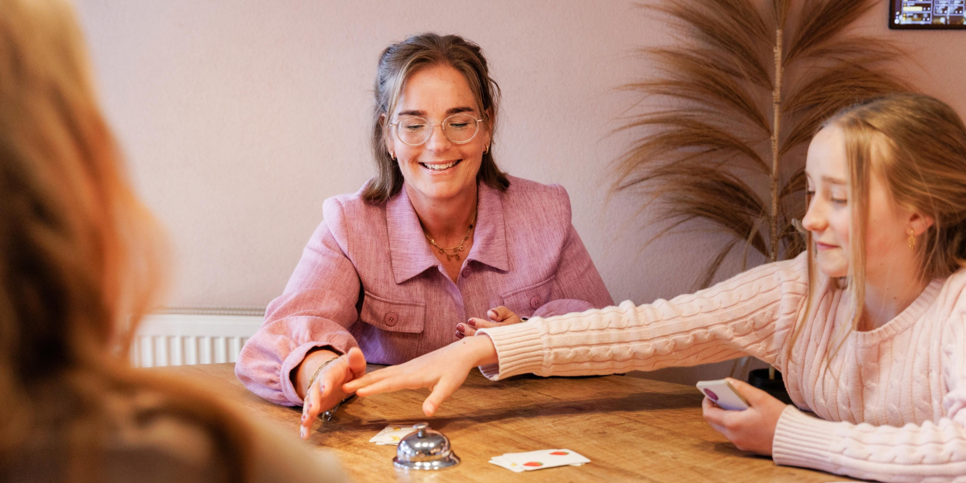 linda playing games with her kids